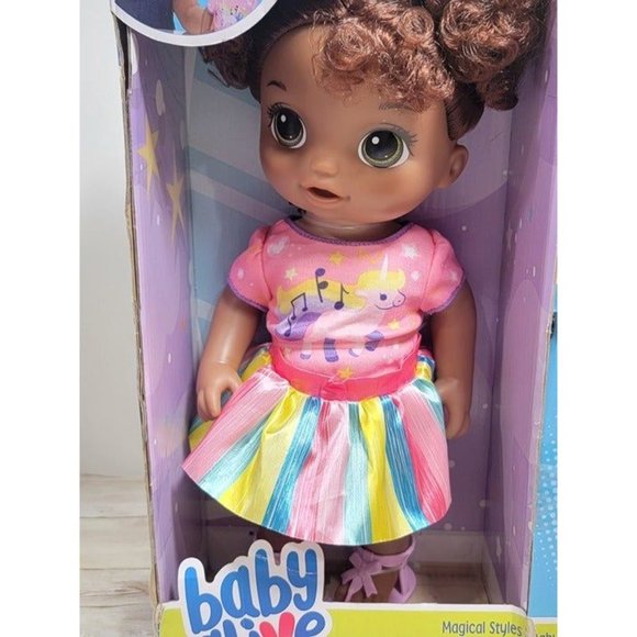 Baby Alive Magical Styles Baby Doll, Brown Hair, 9 Dress Up Accessories NEW 3+ - Picture 3 of 8